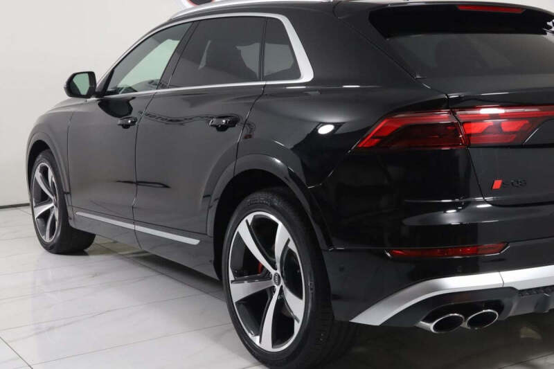 2024 Audi SQ8 4.0T quattro Premium Plus