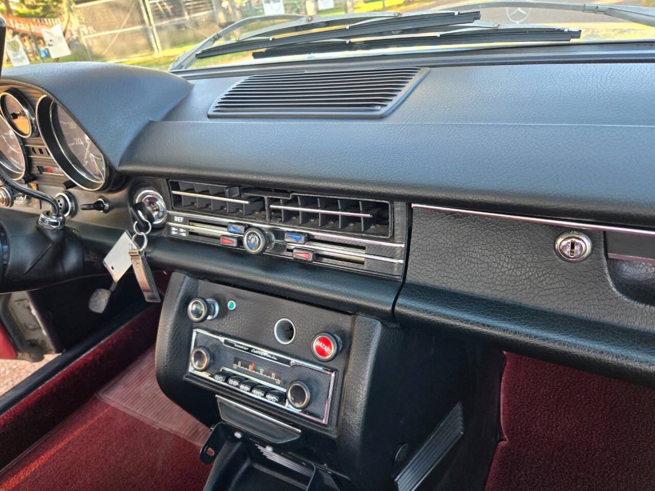 1972 Mercedes-Benz 220 156