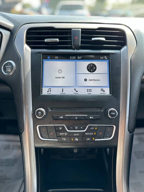 2017 Ford Fusion SE
