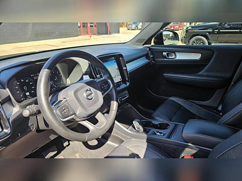 2019 Volvo XC40 T5 Momentum