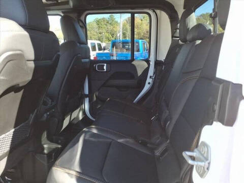 2025 Jeep Gladiator High Tide