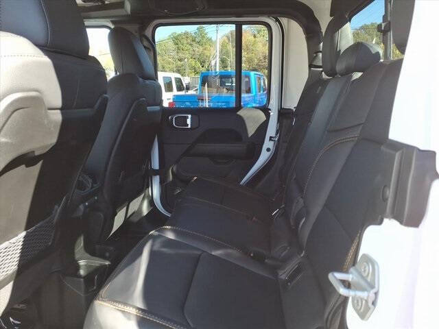 2025 Jeep Gladiator High Tide