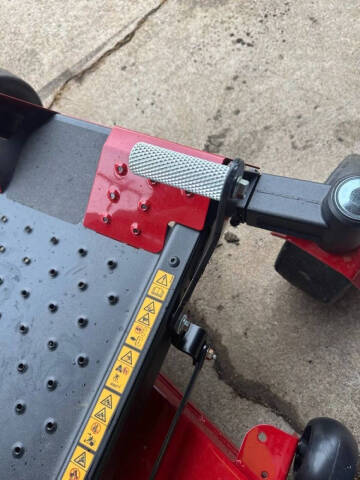 2025 Exmark QUEST E-SERIES