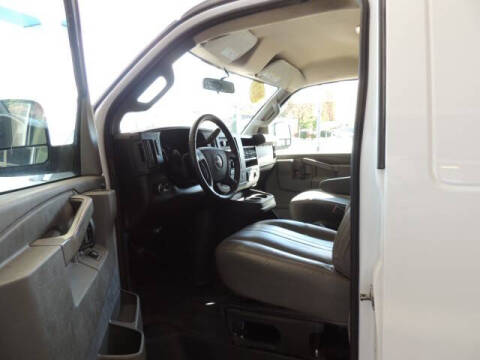 2023 GMC Savana 2500