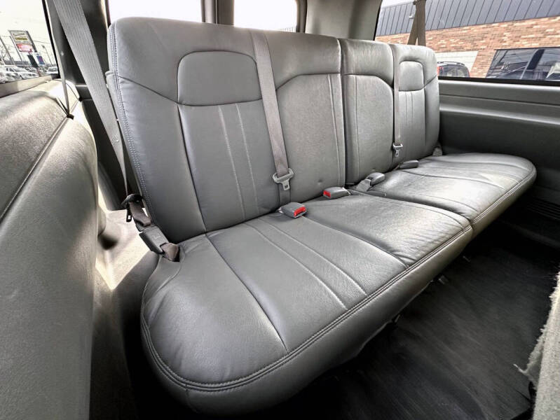 2010 GMC Savana LS 3500