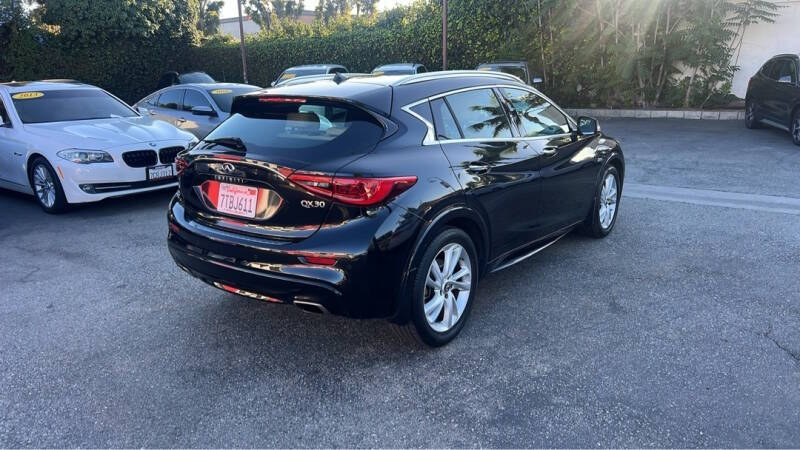 2017 Infiniti QX30 Sport