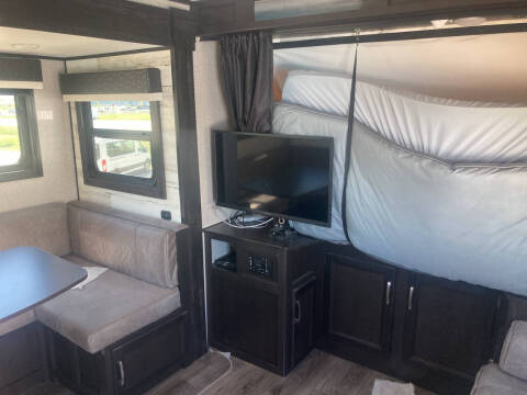 2021 Jayco Jay  Feather X23E