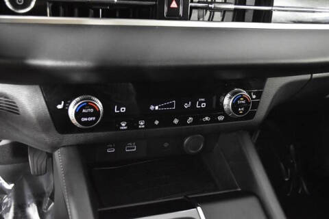 2024 Mitsubishi Outlander PHEV SE