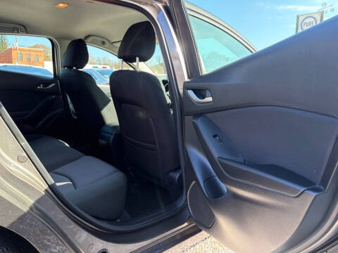 2016 Mazda MAZDA3 i Sport