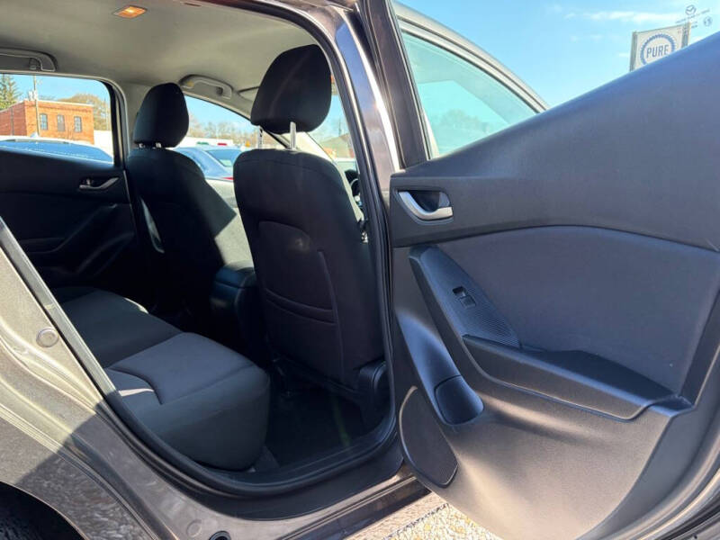 2016 Mazda MAZDA3 i Sport