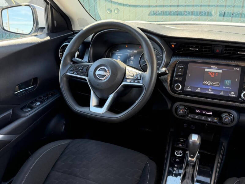 2022 Nissan Kicks SV