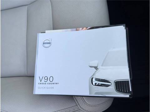 2020 Volvo V90 Cross Country T6