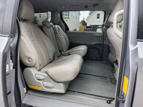 2011 Toyota Sienna LE 8-Passenger