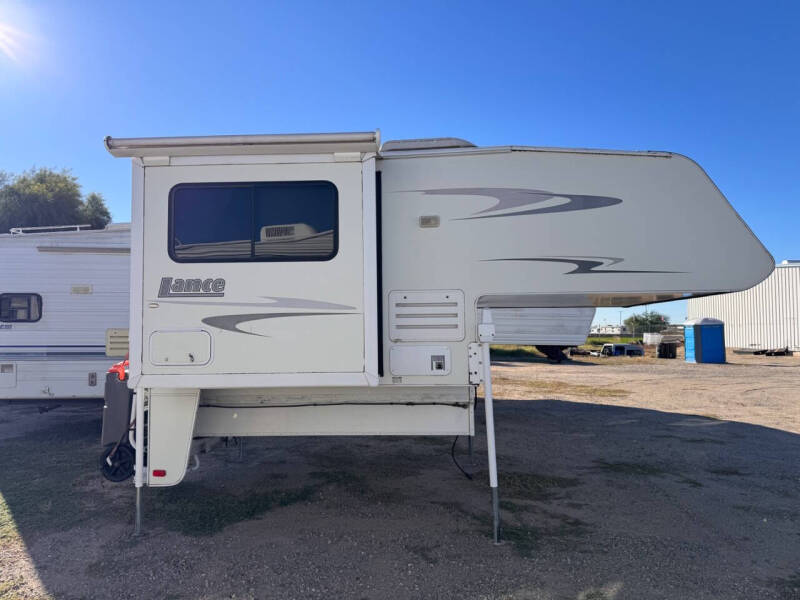 2006 Lance Camper 851