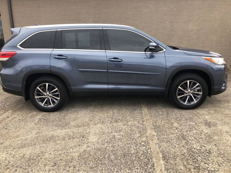 2019 Toyota Highlander for sale at Rob Decker Auto Sales in Leitchfield KY