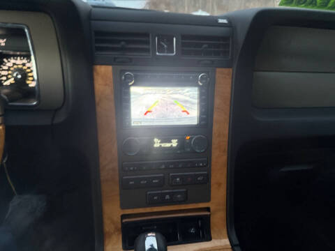 2011 Lincoln Navigator L