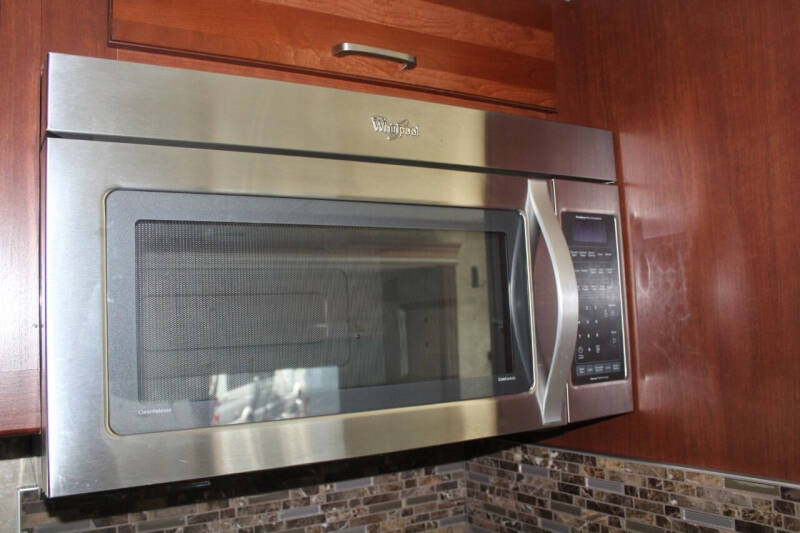 2014 Winnebago Forza 38R 340hp Cummins Diesel