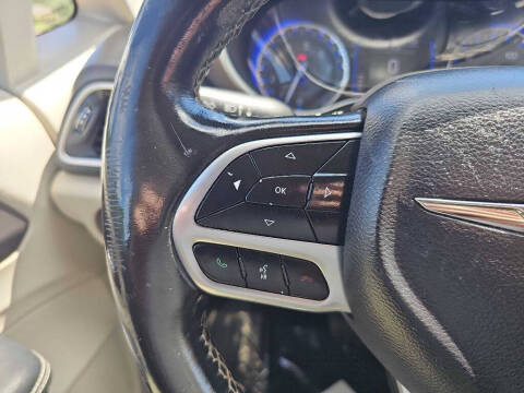 2020 Chrysler Voyager LX