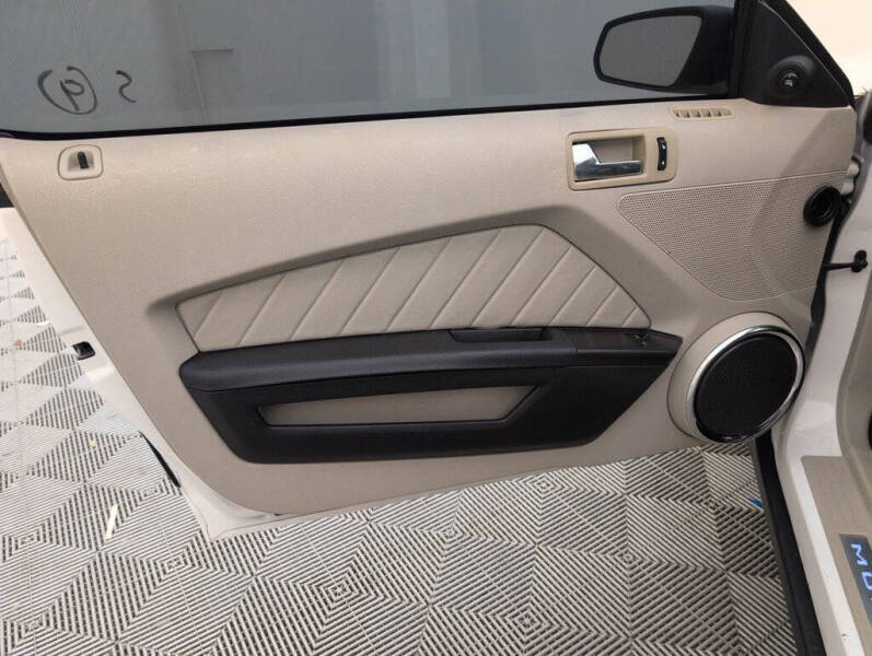 2010 Ford Mustang V6 Premium