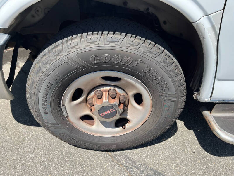 2006 GMC Savana LS 2500