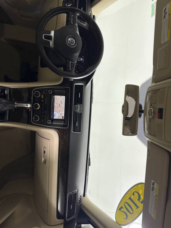 2015 Volkswagen Passat 1.8T SEL Premium