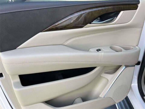 2018 Cadillac Escalade ESV Luxury