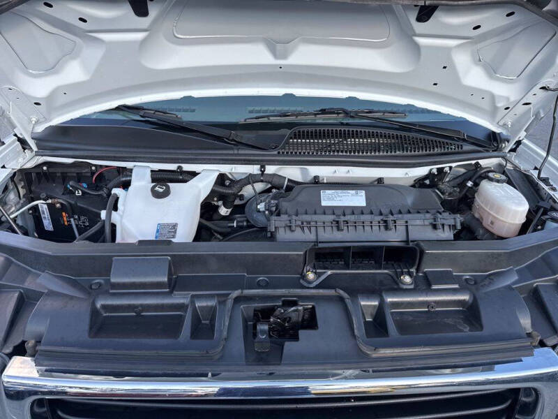 2023 GMC Savana 2500