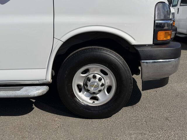 2024 Chevrolet Express 2500