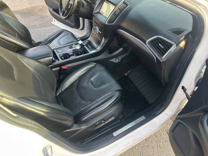 2019 Ford Edge Titanium