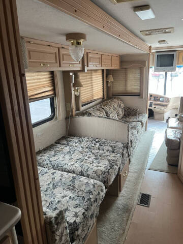 1998 Freightliner XC Chassis