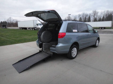 2010 Toyota Sienna LE 7-Passenger