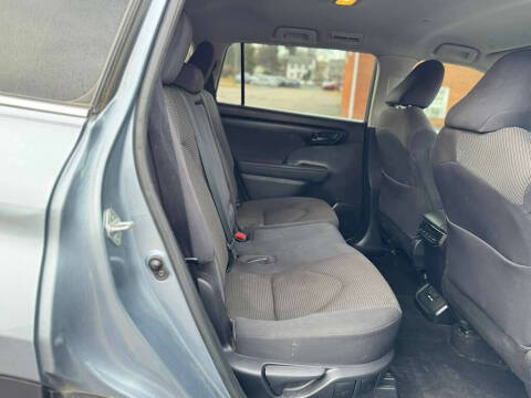 2021 Toyota Highlander LE