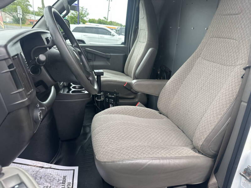 2022 GMC Savana 2500