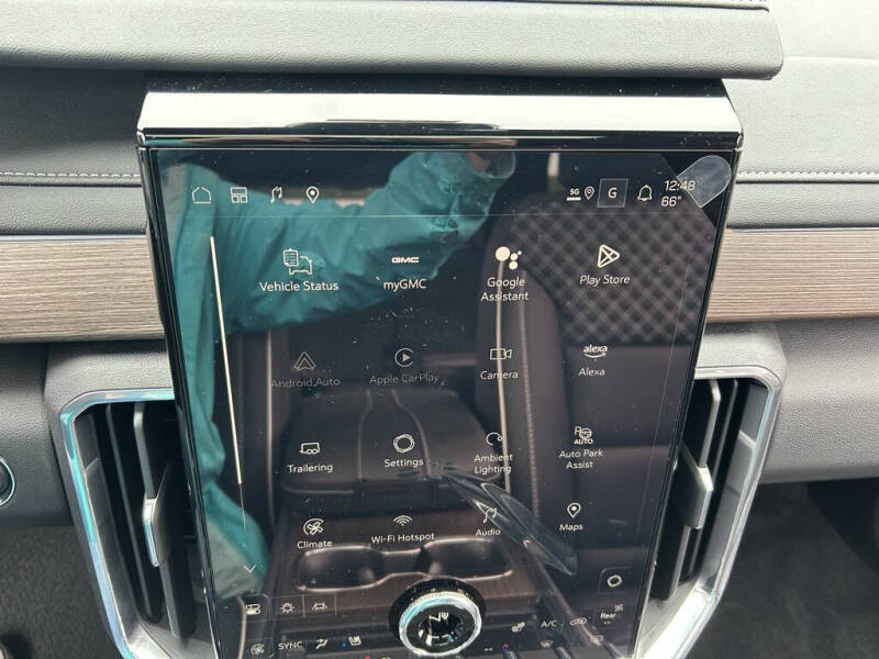 2025 GMC Acadia Denali