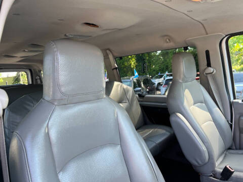 2009 Ford E-Series E-350 SD XLT