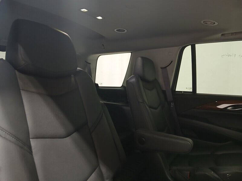 2016 Cadillac Escalade Luxury Collection
