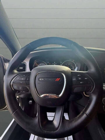 2017 Dodge Charger SE