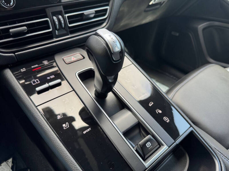 2022 Porsche Macan
