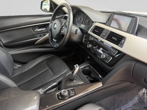 2017 BMW 3 Series 320i