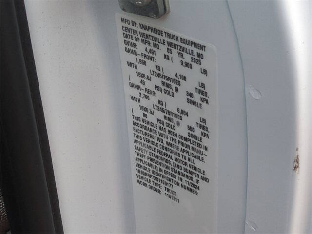 2025 Chevrolet Express 3500