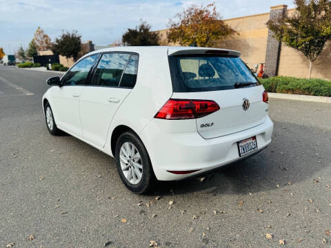 2017 Volkswagen Golf TSI S
