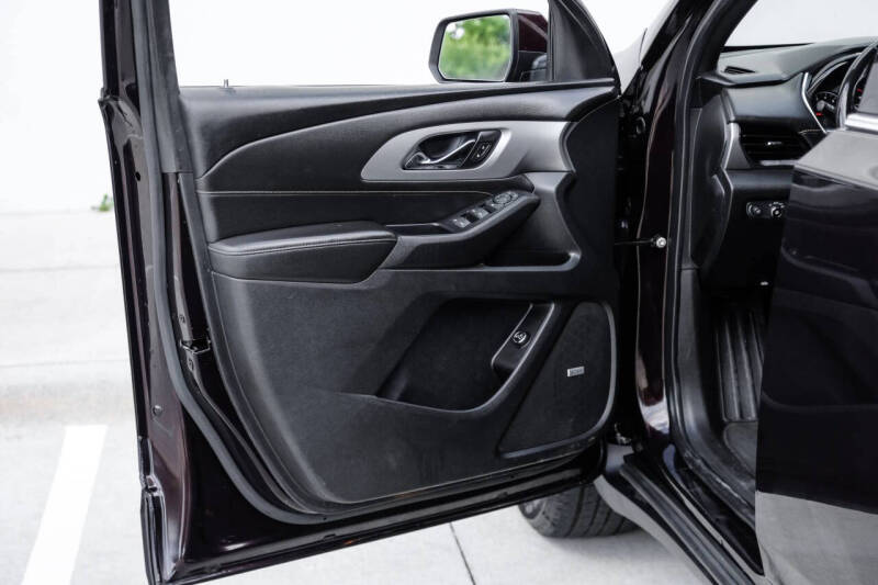 2022 Chevrolet Traverse LT Leather
