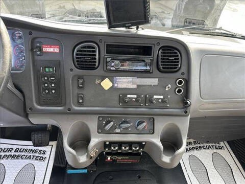 2014 Freightliner M2 106
