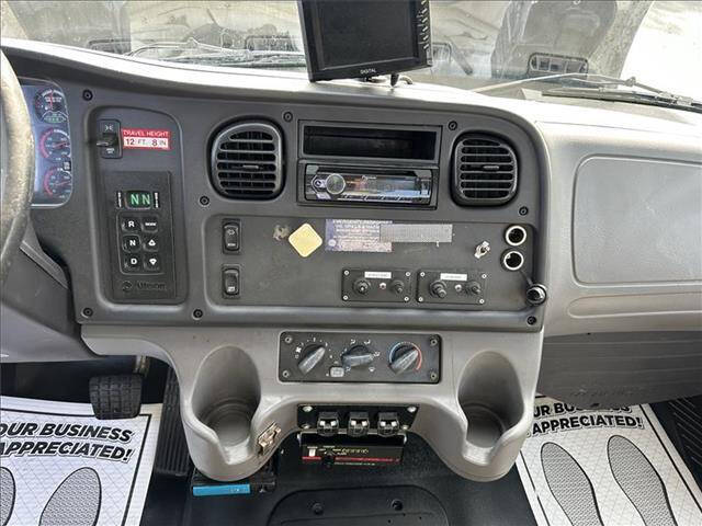 2014 Freightliner M2 106