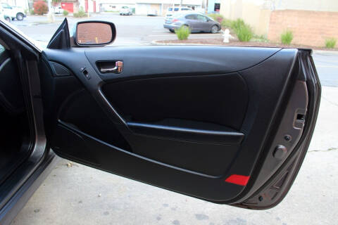 2012 Hyundai Genesis Coupe 2.0T Premium