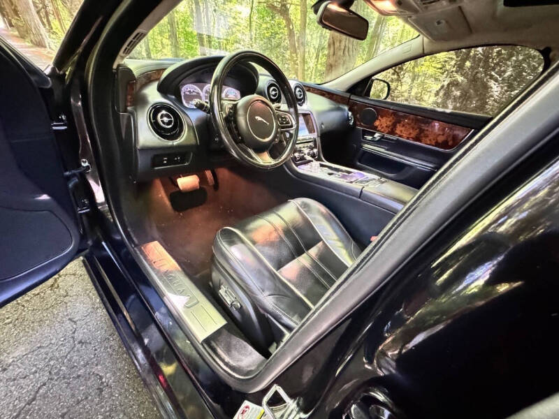 2011 Jaguar XJ