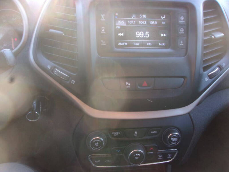 2017 Jeep Cherokee Sport