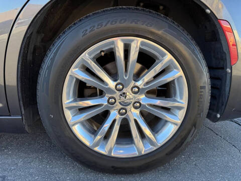 2017 Chrysler 300 Limited