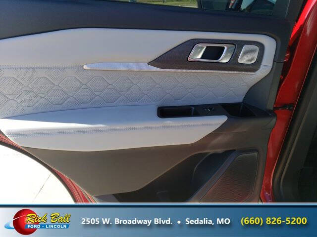 2025 Ford Explorer Platinum