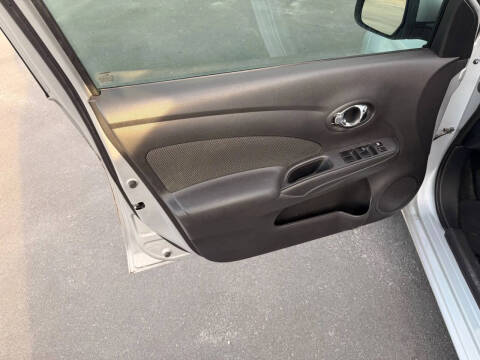 2013 Nissan Versa 1.6 S